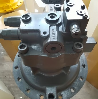 EC240 Swing Motor